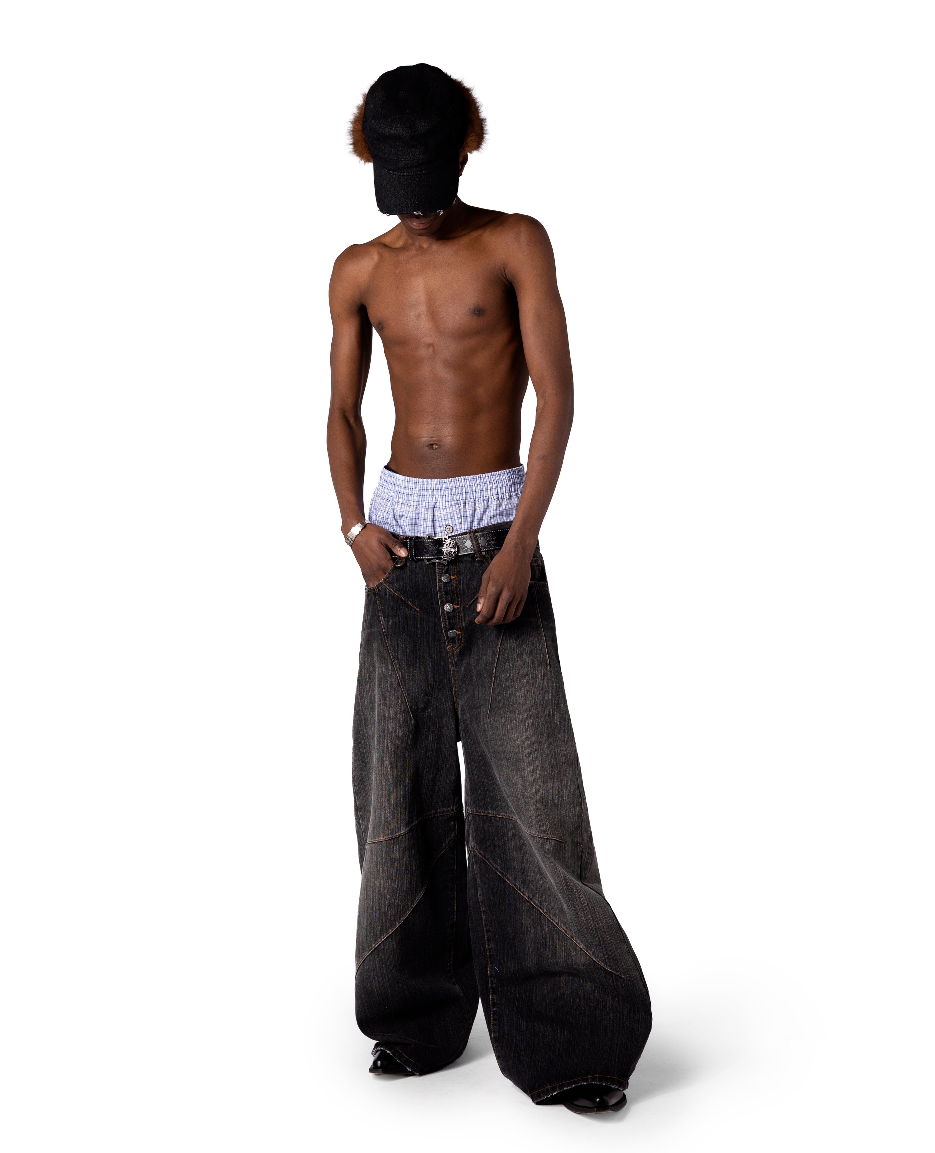 BLACK BEAM ULTRA-LOOSE FIT DENIM