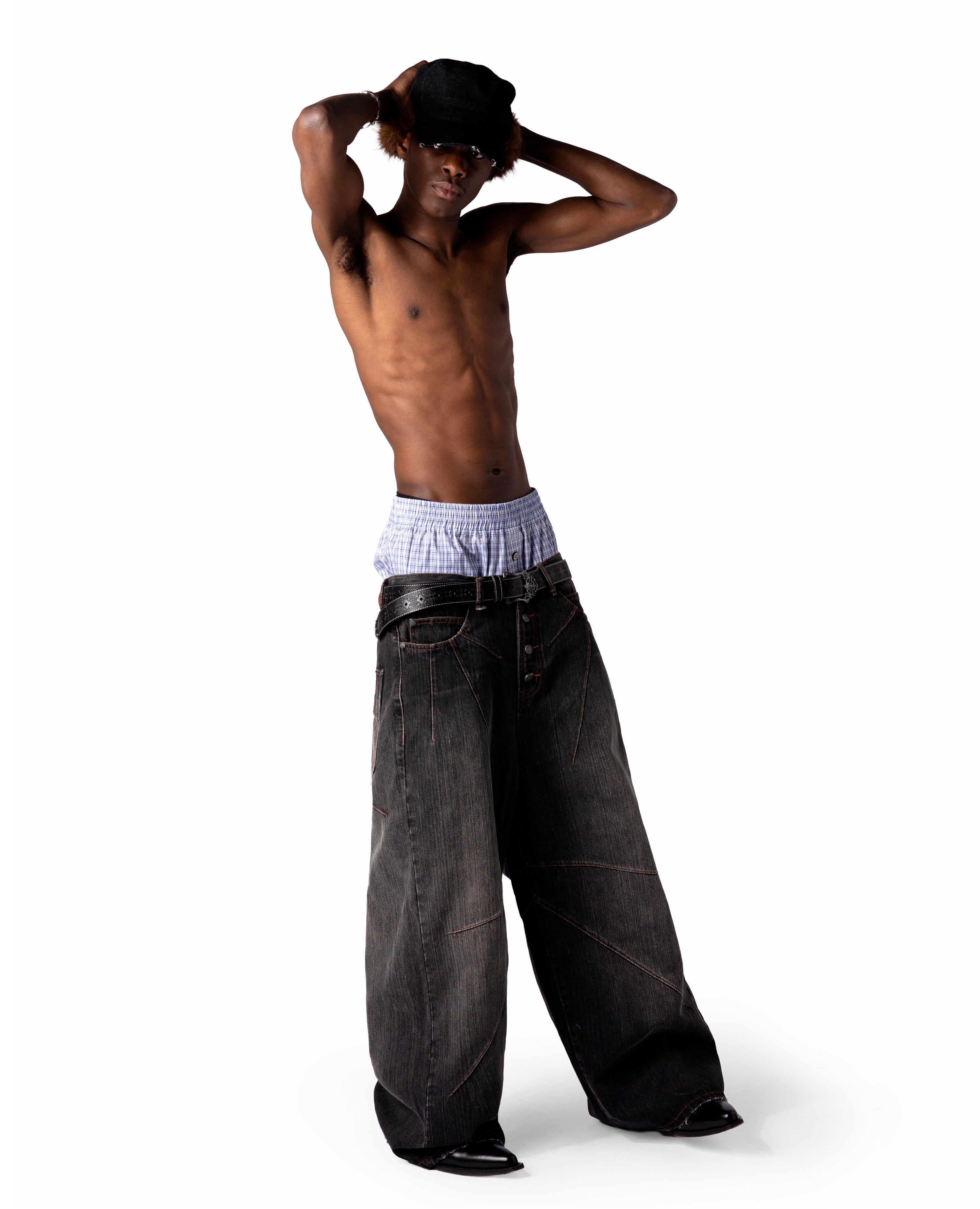 BLACK BEAM ULTRA-LOOSE FIT DENIM