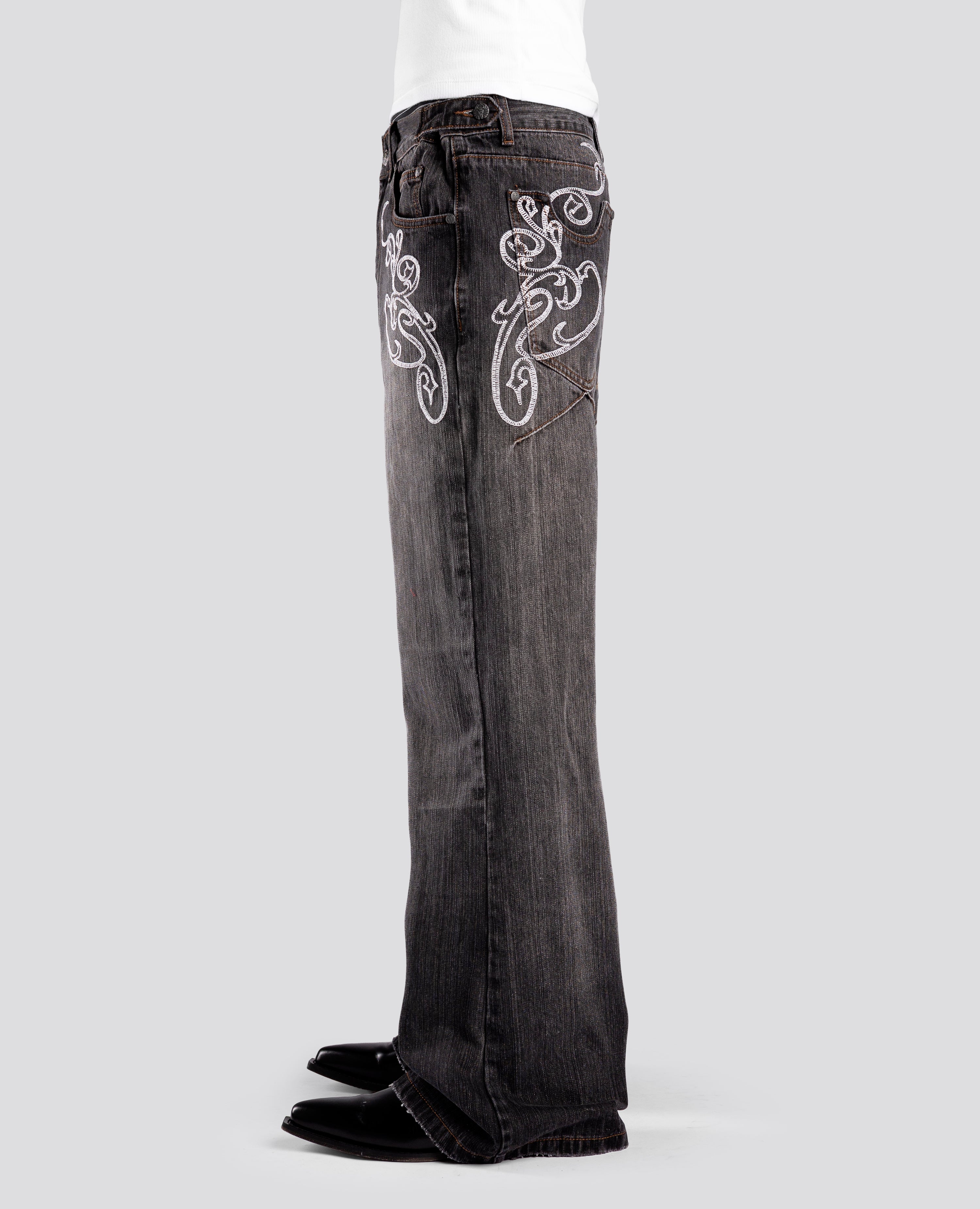 BLACK OPENING BOOTCUT DENIM