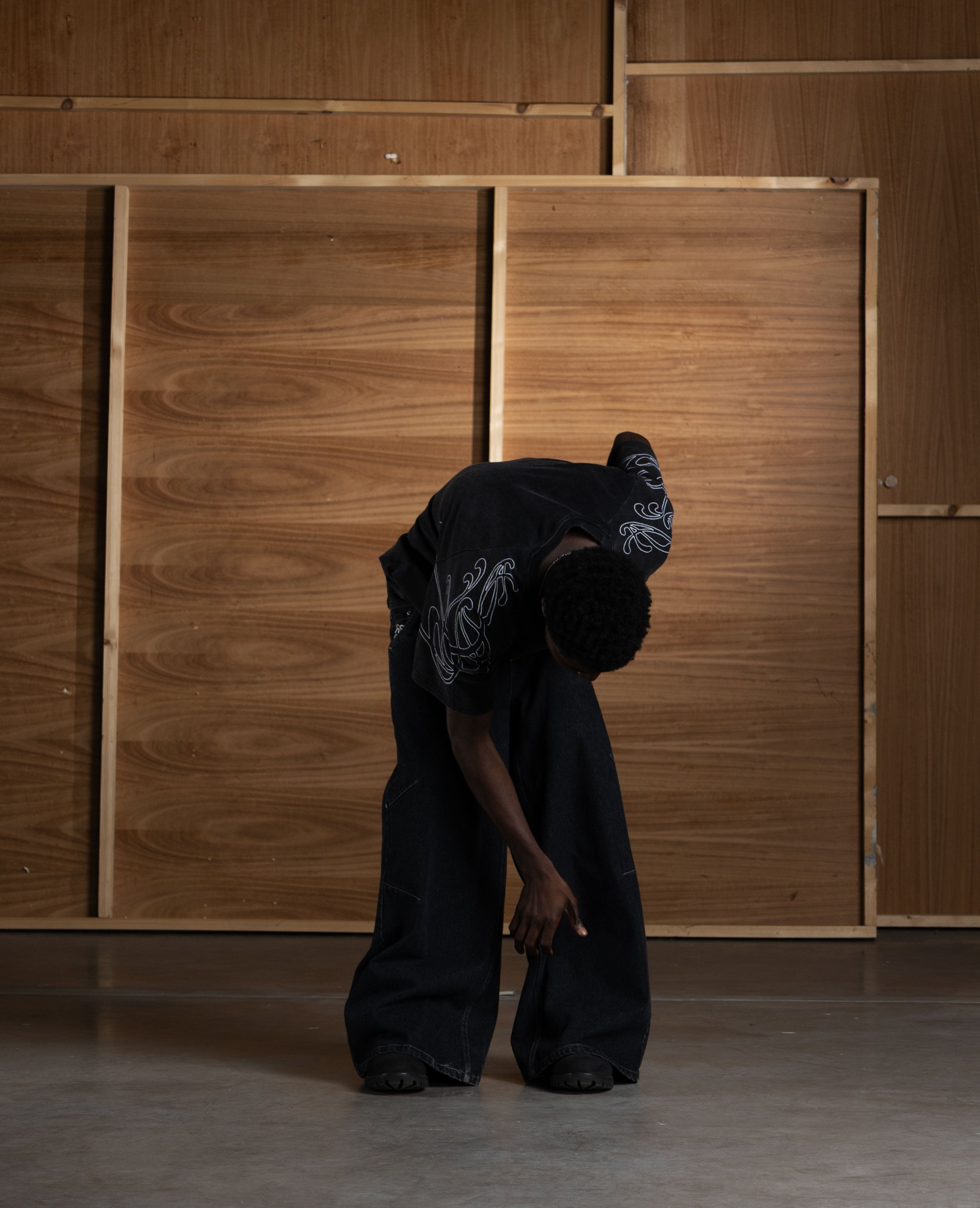 BLACK NEOART T-SHIRT