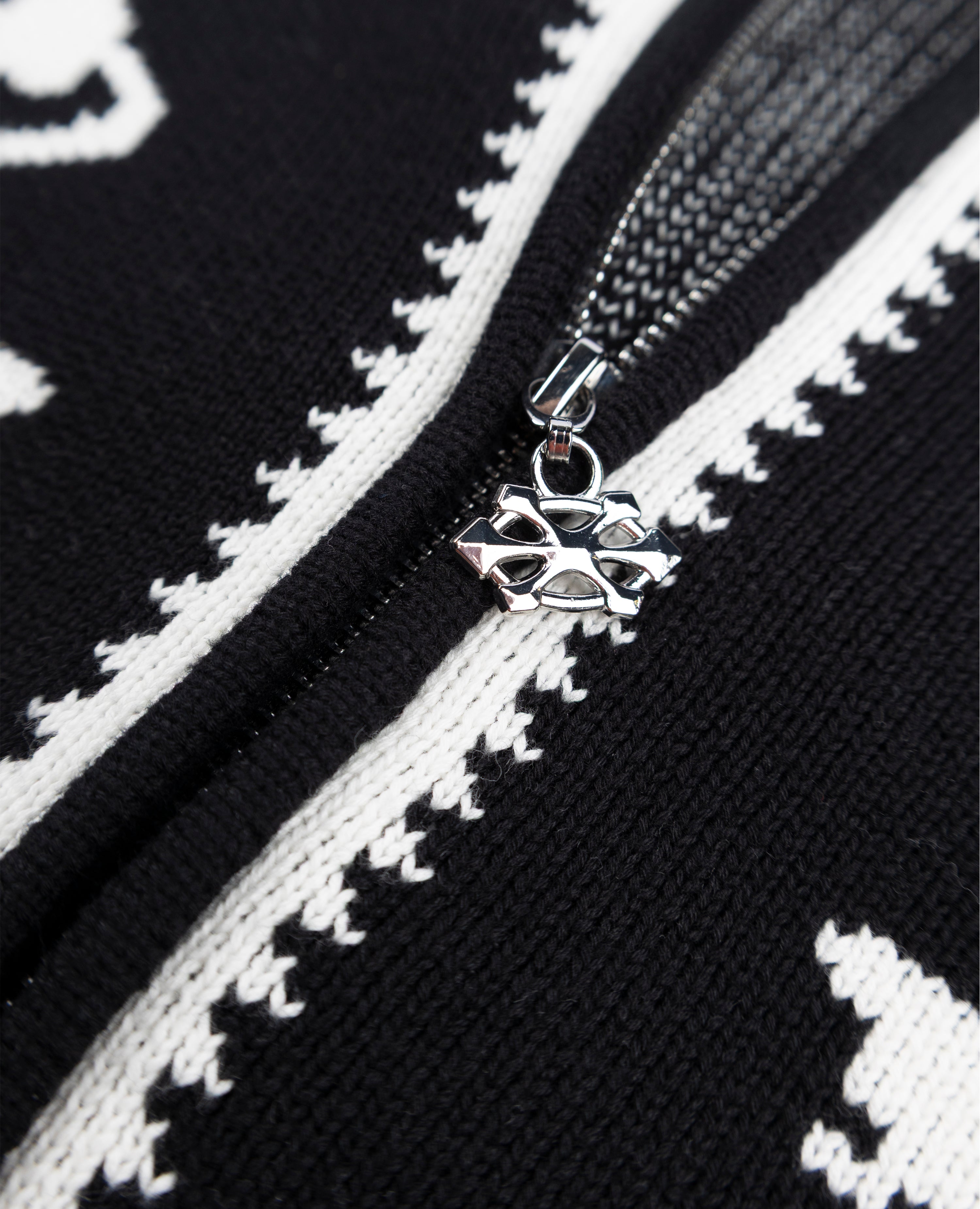 CROSSKEY ZIPPER KNIT